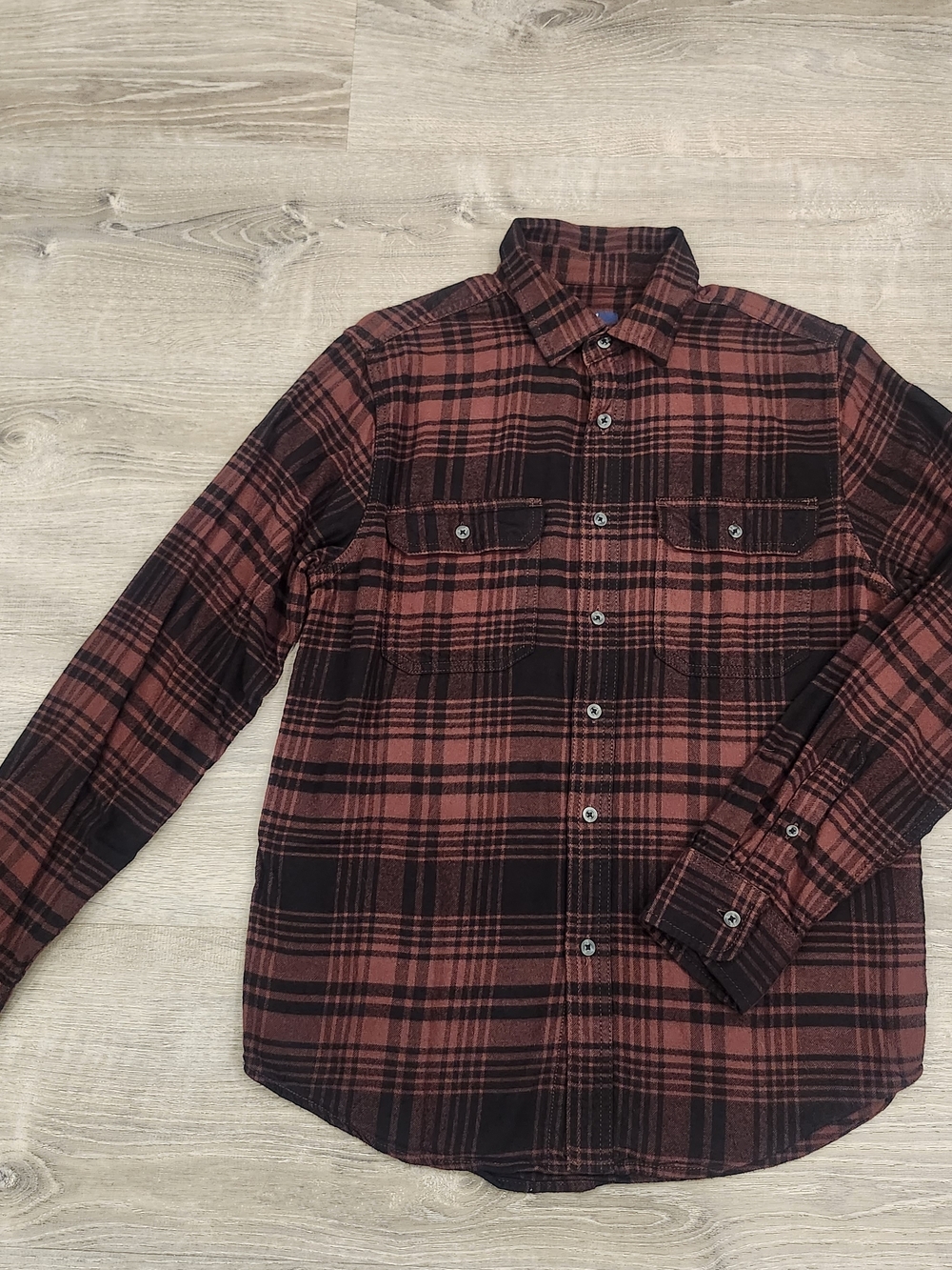 Size S Men. George Black and Burgundy Plaid Shirt